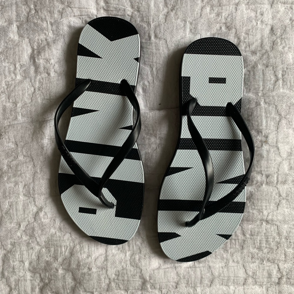 VS Pink brand new flip flops